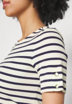 T-Shirt Imprimé - Dark Blue White 9 T-Shirt Imprimé - Dark Blue White -Anna Field 0b036629e0bb4620870776cc2c1e76b0 scaled