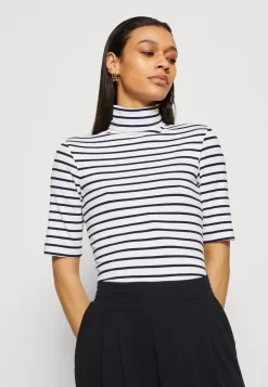 Anna Field T-Shirt Imprimé - White/Dark Blue 9 Anna Field T-Shirt Imprimé - White/Dark Blue -Anna Field 0dfd396254eb4b5b995acc55e3d61a2f scaled