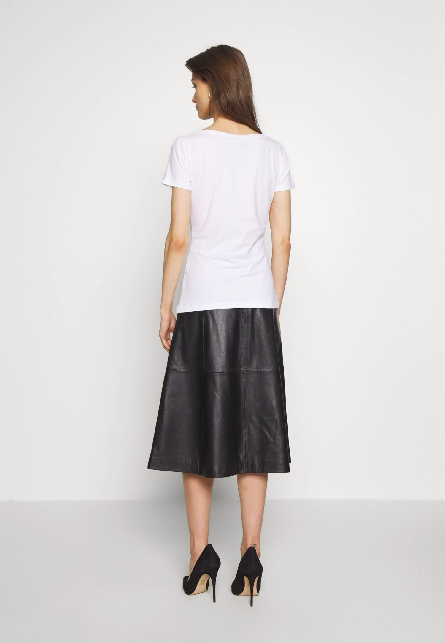 Anna Field 3 Pack - T-Shirt Basique - White/Camel/Black 4 Anna Field 3 Pack - T-Shirt Basique - White/Camel/Black – Image 4