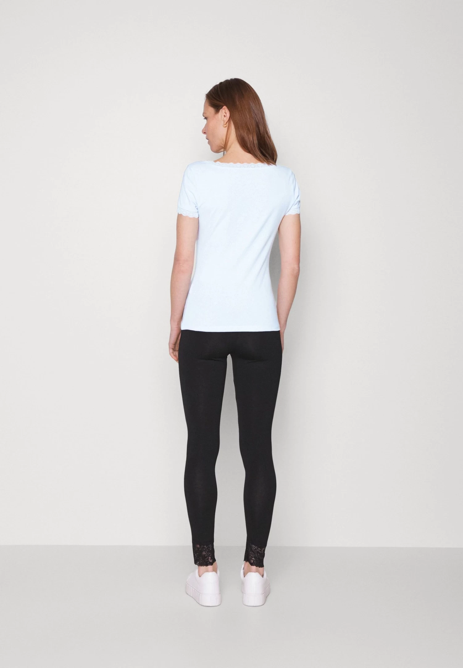 Anna Field T-Shirt Basique - Light Blue 3 Anna Field T-Shirt Basique - Light Blue – Image 3