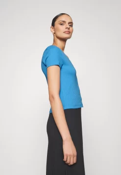 Anna Field Gilet - Blue 13 Anna Field Gilet - Blue -Anna Field 24950c3cf39b4e9ab2f477f7526de89c scaled