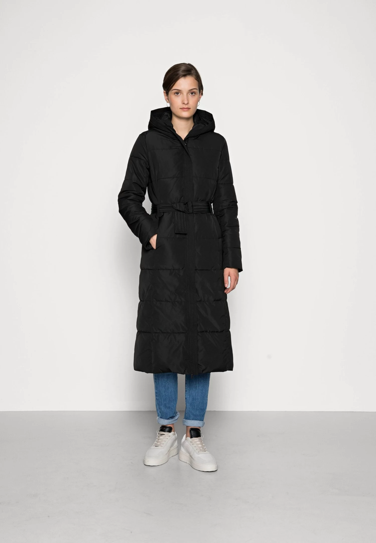 Manteau D'Hiver - Black 1 Manteau D'Hiver - Black