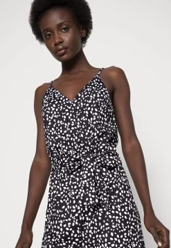 Anna Field Combinaison - Black/White 9 Anna Field Combinaison - Black/White -Anna Field 2b457a39a6d842e093d07fed6bd77a45 scaled