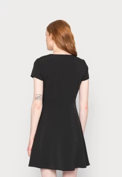 Anna Field Robe De Jour - Black -Anna Field 2d48efc04c964956b5346c4f20e3ad1d scaled