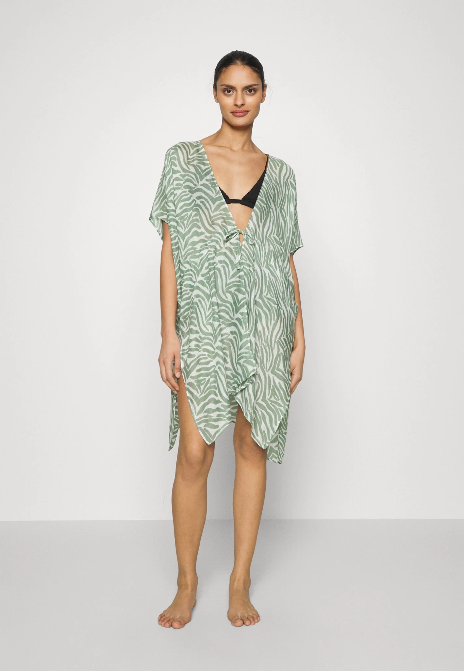 Anna Field Printed Short Kimono / 606 - Khaki_003 - Off-White - Accessoire De Plage - Khaki/Off-White 1 Anna Field Printed Short Kimono / 606 - Khaki_003 - Off-White - Accessoire De Plage - Khaki/Off-White