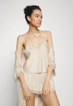 Anna Field Chemise De Nuit / Nuisette - Off-White 10 Anna Field Chemise De Nuit / Nuisette - Off-White -Anna Field 3b4ee8f7d3164ffeba0a90b5bb9a954f scaled