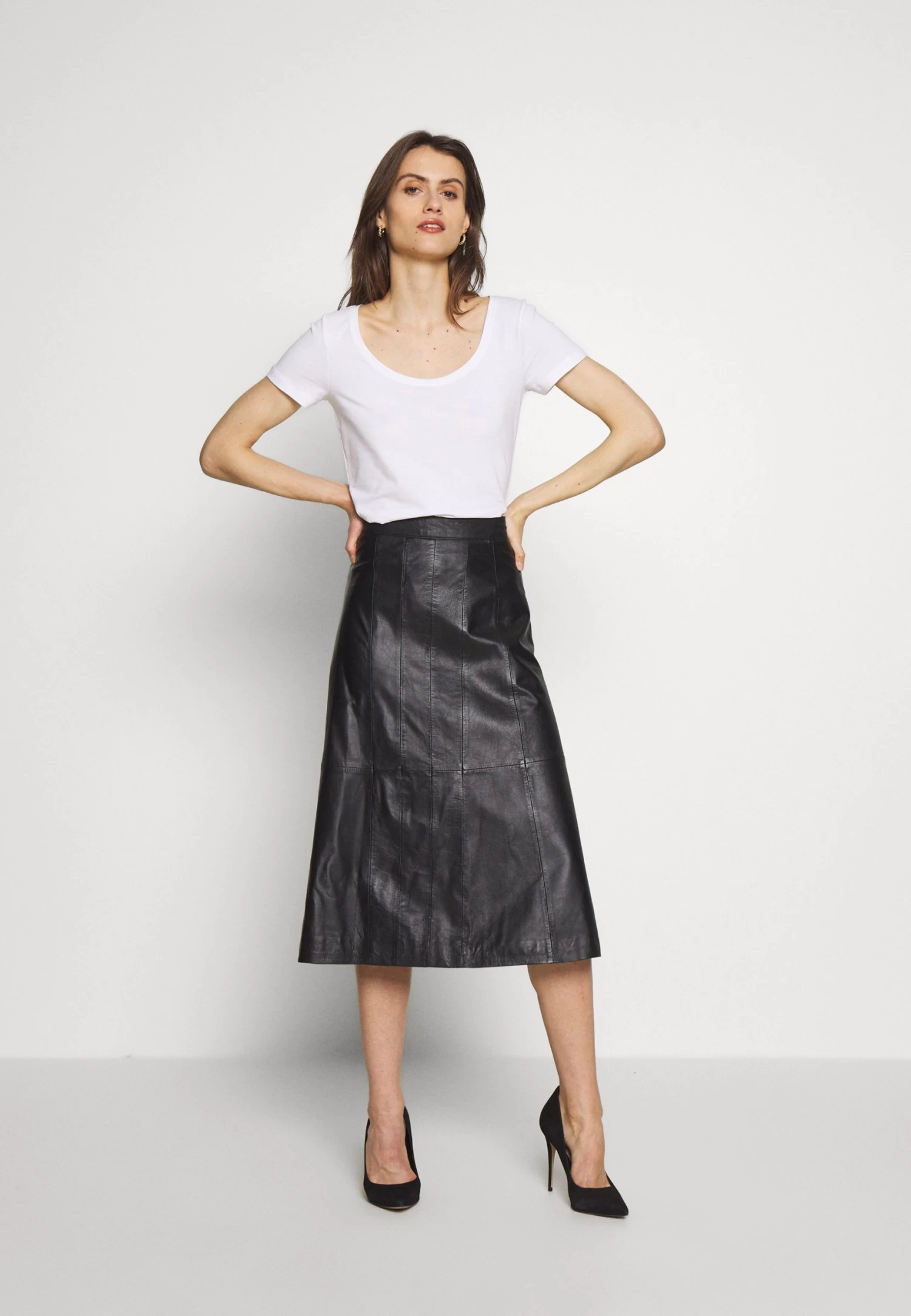 Anna Field 3 Pack - T-Shirt Basique - White/Camel/Black 2 Anna Field 3 Pack - T-Shirt Basique - White/Camel/Black – Image 2