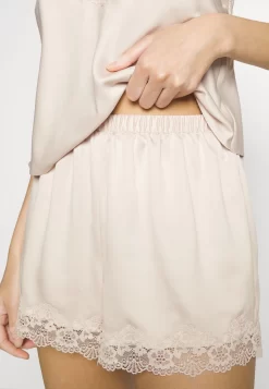 Anna Field Chemise De Nuit / Nuisette - Off-White 13 Anna Field Chemise De Nuit / Nuisette - Off-White -Anna Field 68644b8afb0444c88fec33a4c196387c scaled