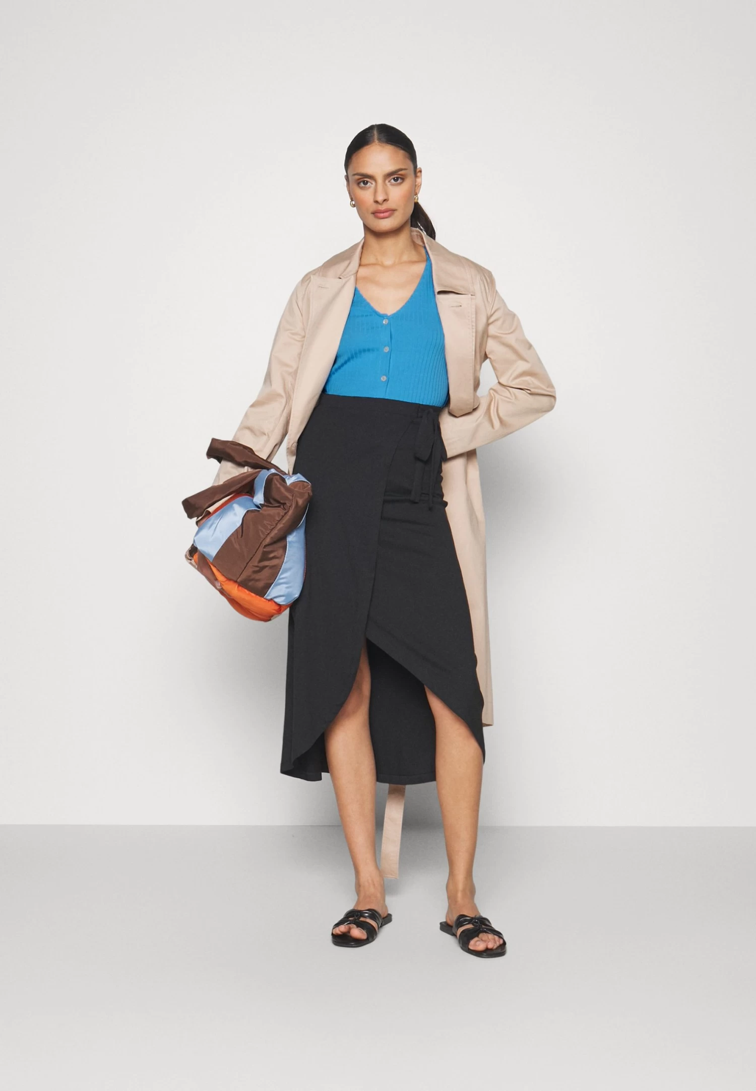 Anna Field Gilet - Blue 2 Anna Field Gilet - Blue – Image 2