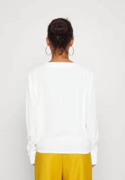 Blouse - Off-White -Anna Field 6bfcc22237fe46768f1cc5d38077af42 scaled