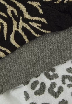 Anna Field -Anna Field 729be44d0cb94bc9b6c2db058a76c4fd scaled