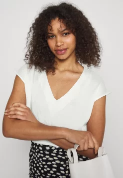 T-Shirt Basique - Off-White -Anna Field 7396f69cf9334655a4908ea604a7abef scaled