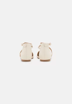 Babies - Off-White 9 Babies - Off-White -Anna Field 764ca099957042608f507d8d385043c9 scaled