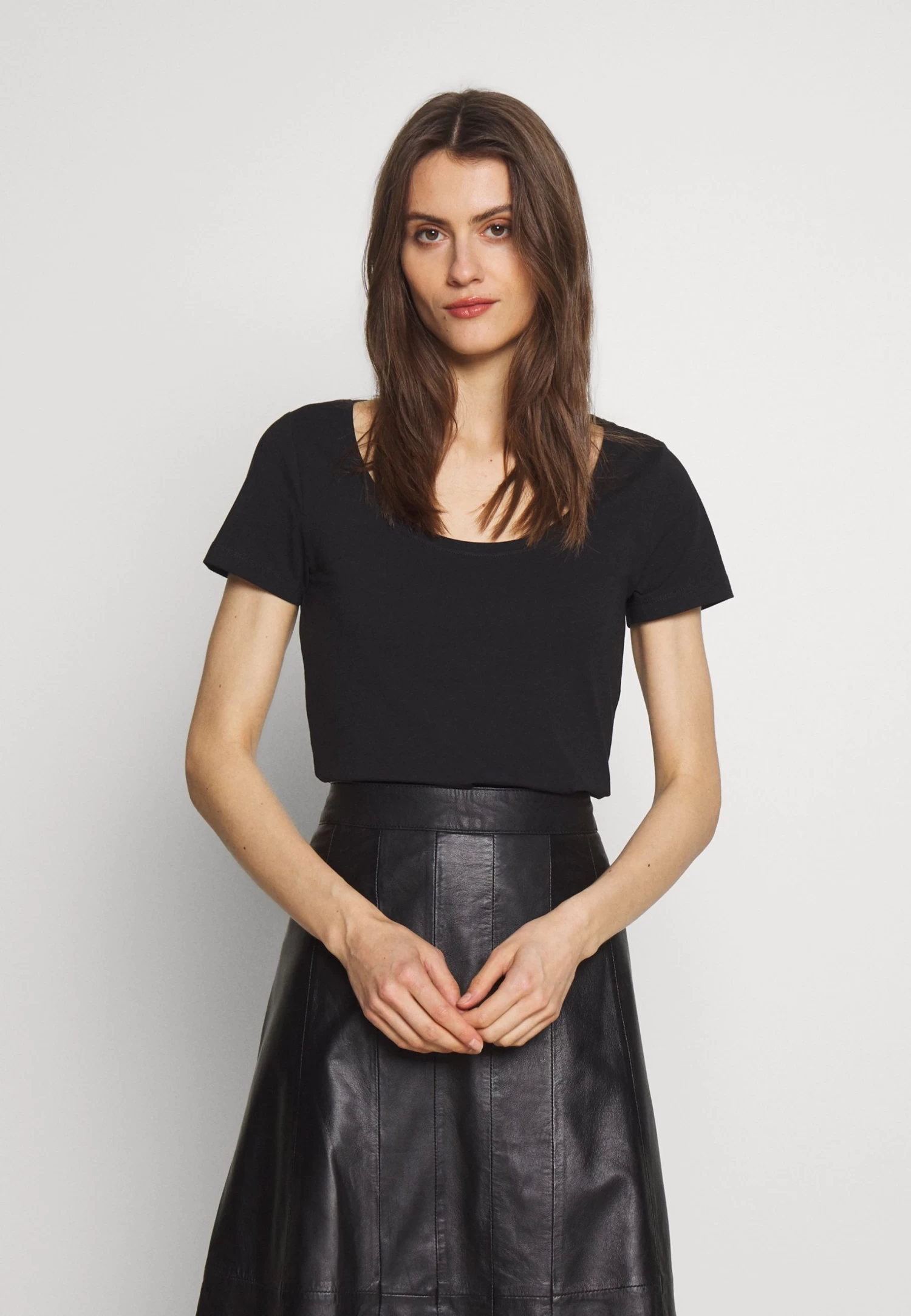 Anna Field 3 Pack - T-Shirt Basique - White/Camel/Black 6 Anna Field 3 Pack - T-Shirt Basique - White/Camel/Black – Image 6