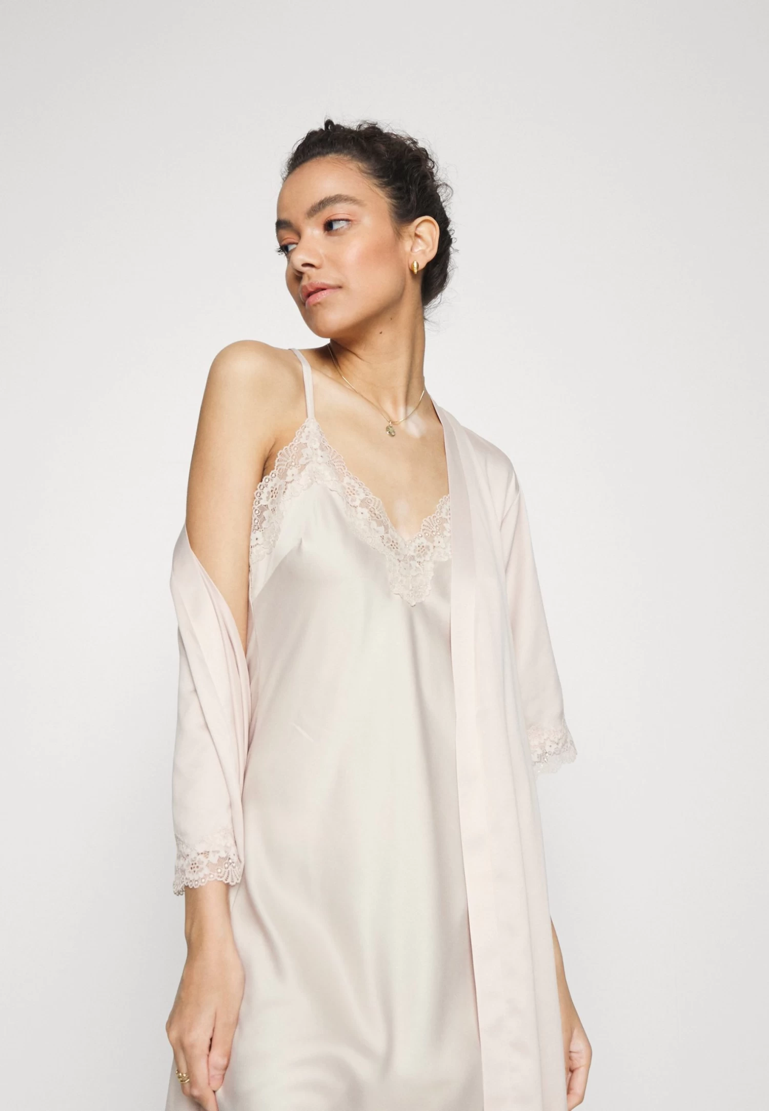 Anna Field Bridal Nightie / 003 - Off-White - Chemise De Nuit / Nuisette - 003 - Off-White 4 Anna Field Bridal Nightie / 003 - Off-White - Chemise De Nuit / Nuisette - 003 - Off-White – Image 4