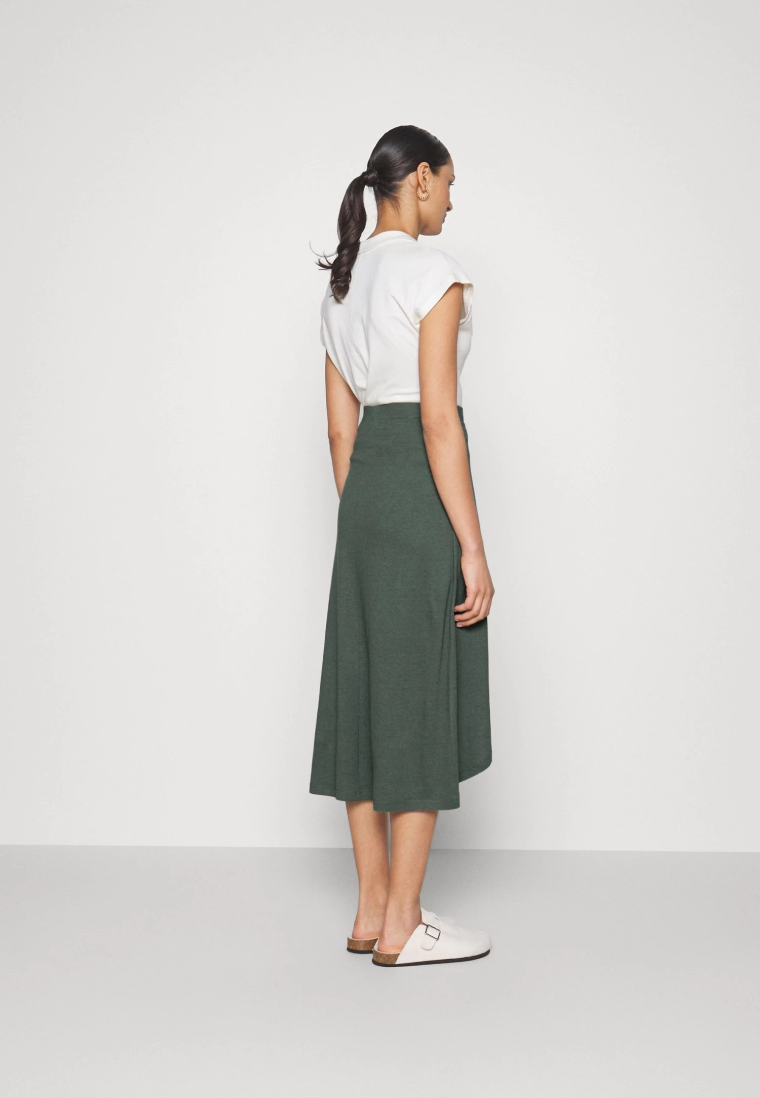 Anna Field Basic Wrap Over Midi Skirt - Jupe Trapèze - Light Green 3 Anna Field Basic Wrap Over Midi Skirt - Jupe Trapèze - Light Green – Image 3