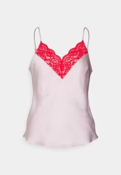 Anna Field 4 Piece Gift Set - Pyjama - Red/Pink -Anna Field f2120e68d5e74724a105474210c0ee7a scaled